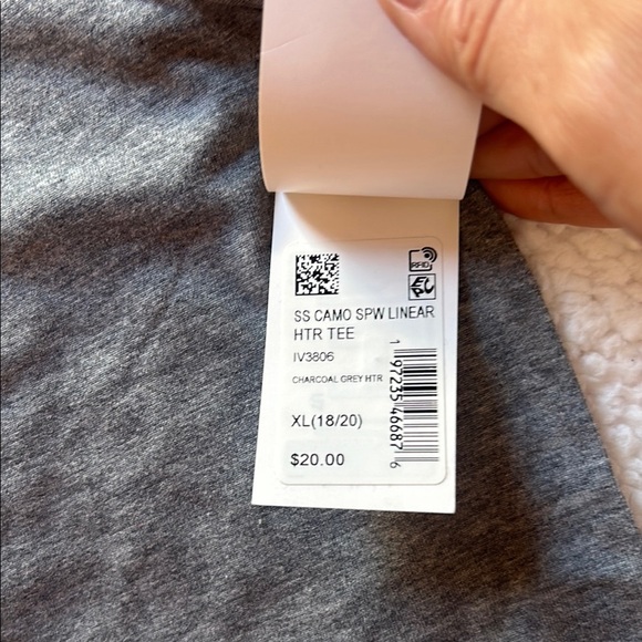 Adidas Gray and Red Short Sleeve Tee - Picture 4 of 6